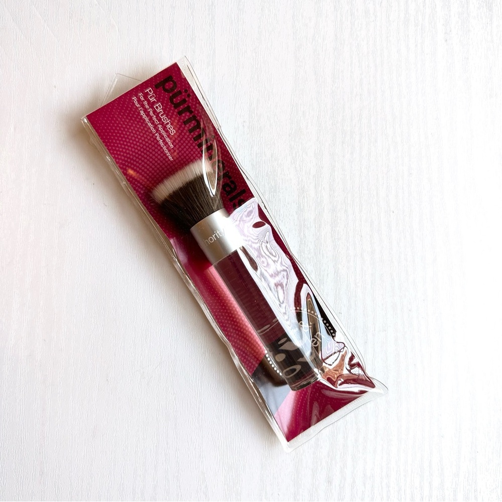 Brand New PUR Beauty Chisel Brush